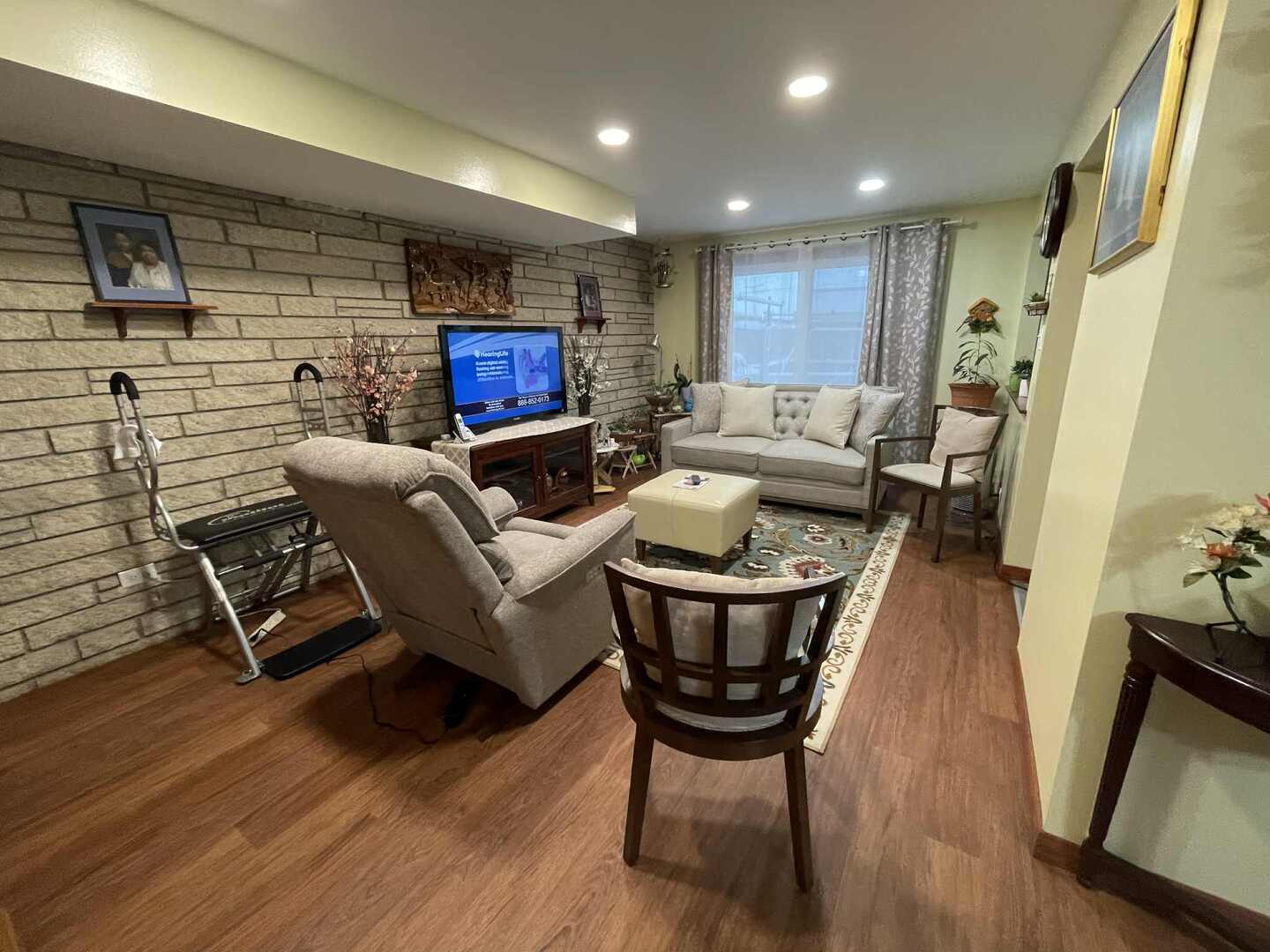 299 Dover Lane, Des Plaines, IL 60018
