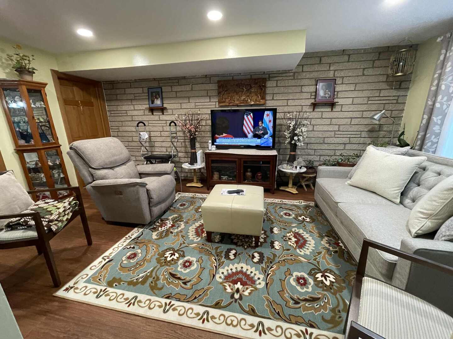 299 Dover Lane, Des Plaines, IL 60018