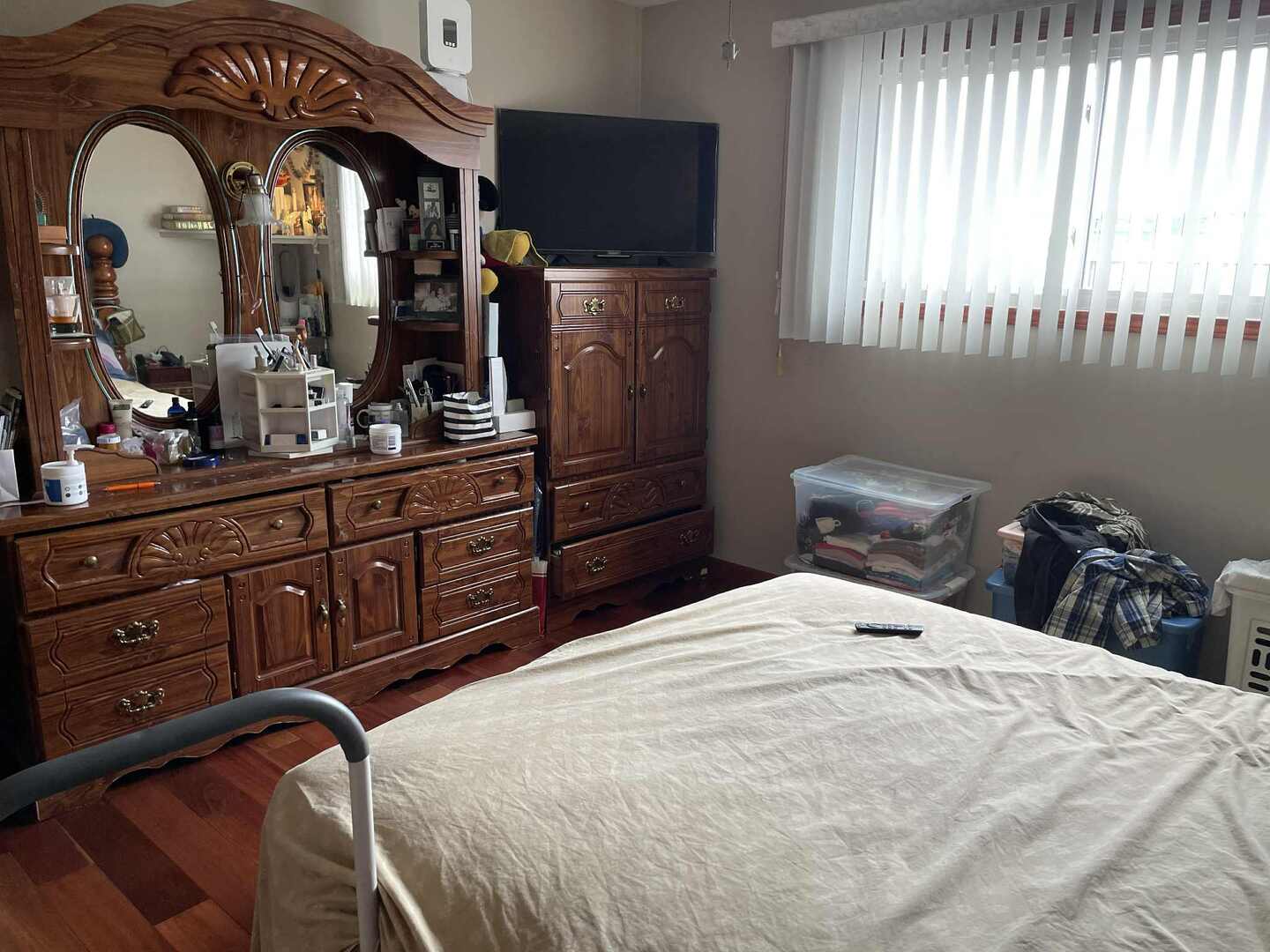 299 Dover Lane, Des Plaines, IL 60018