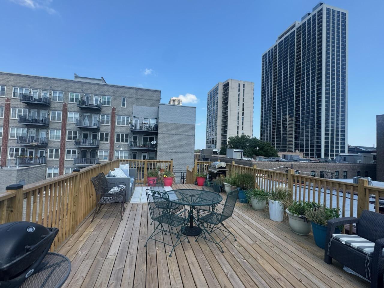160 W BURTON Place #CH, Chicago, IL 60610