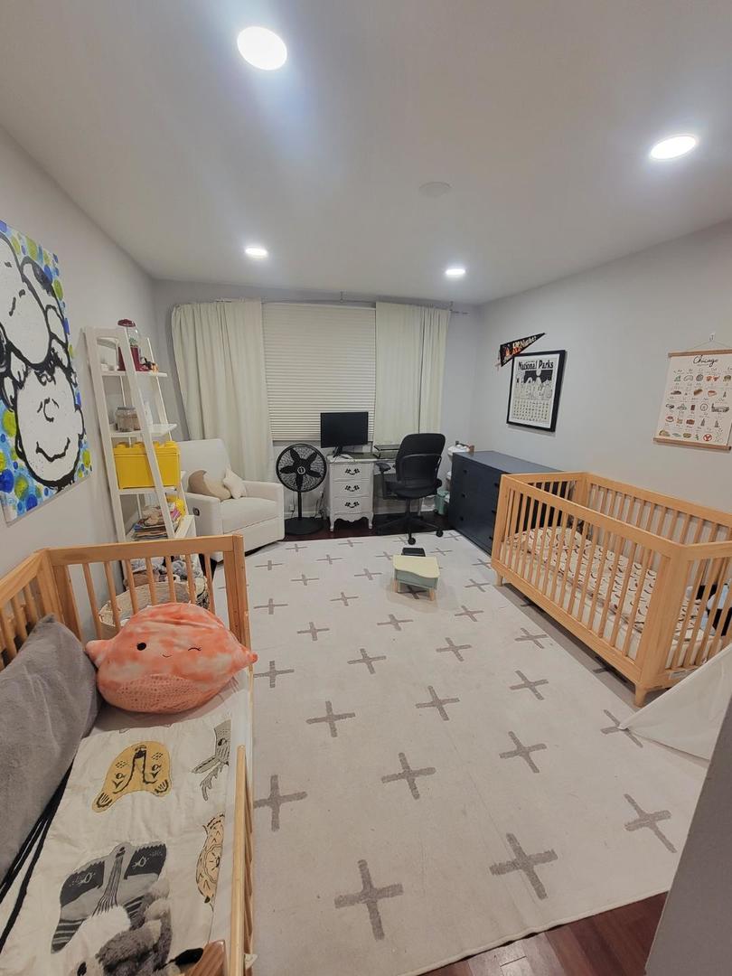 160 W BURTON Place #CH, Chicago, IL 60610