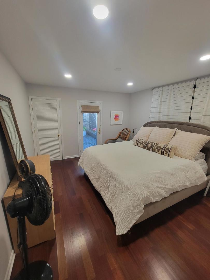 160 W BURTON Place #CH, Chicago, IL 60610