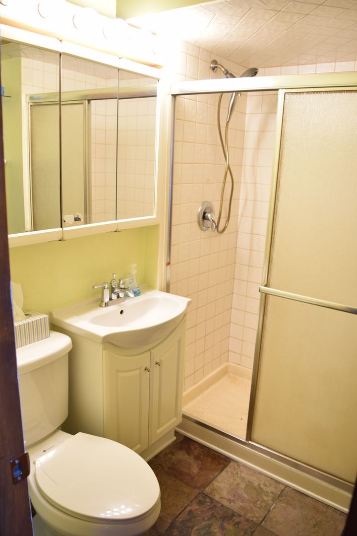 10010 Harnew Road, Oak Lawn, IL 60453