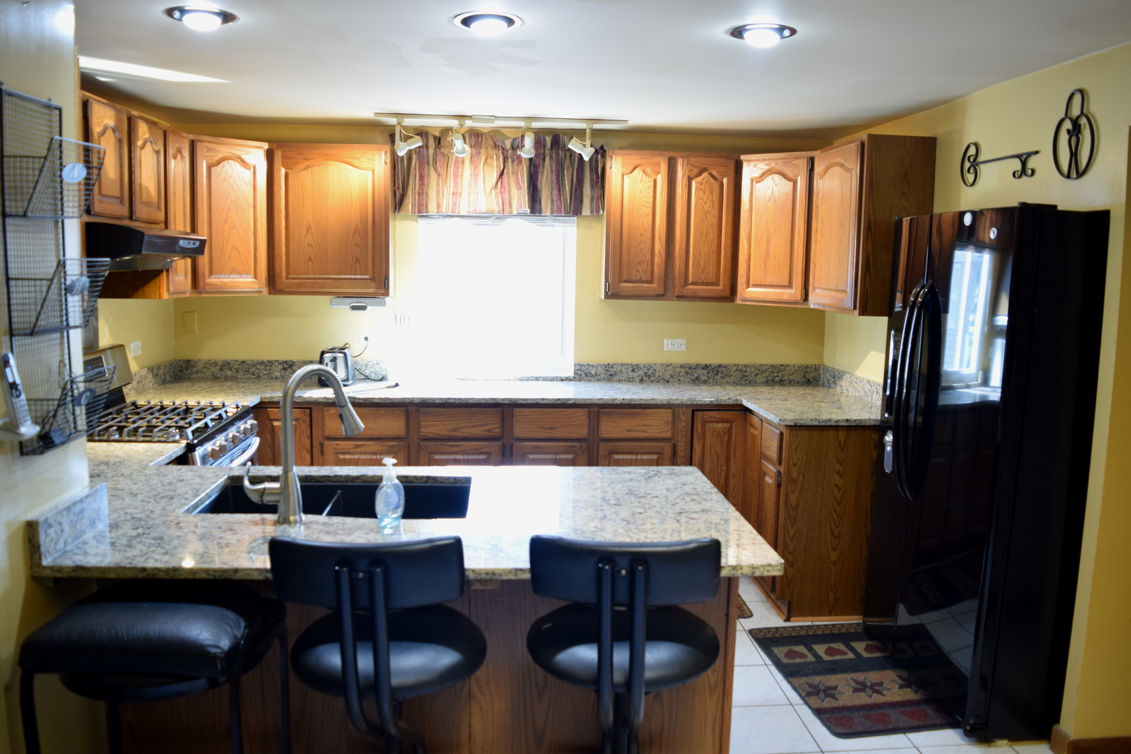 10010 Harnew Road, Oak Lawn, IL 60453