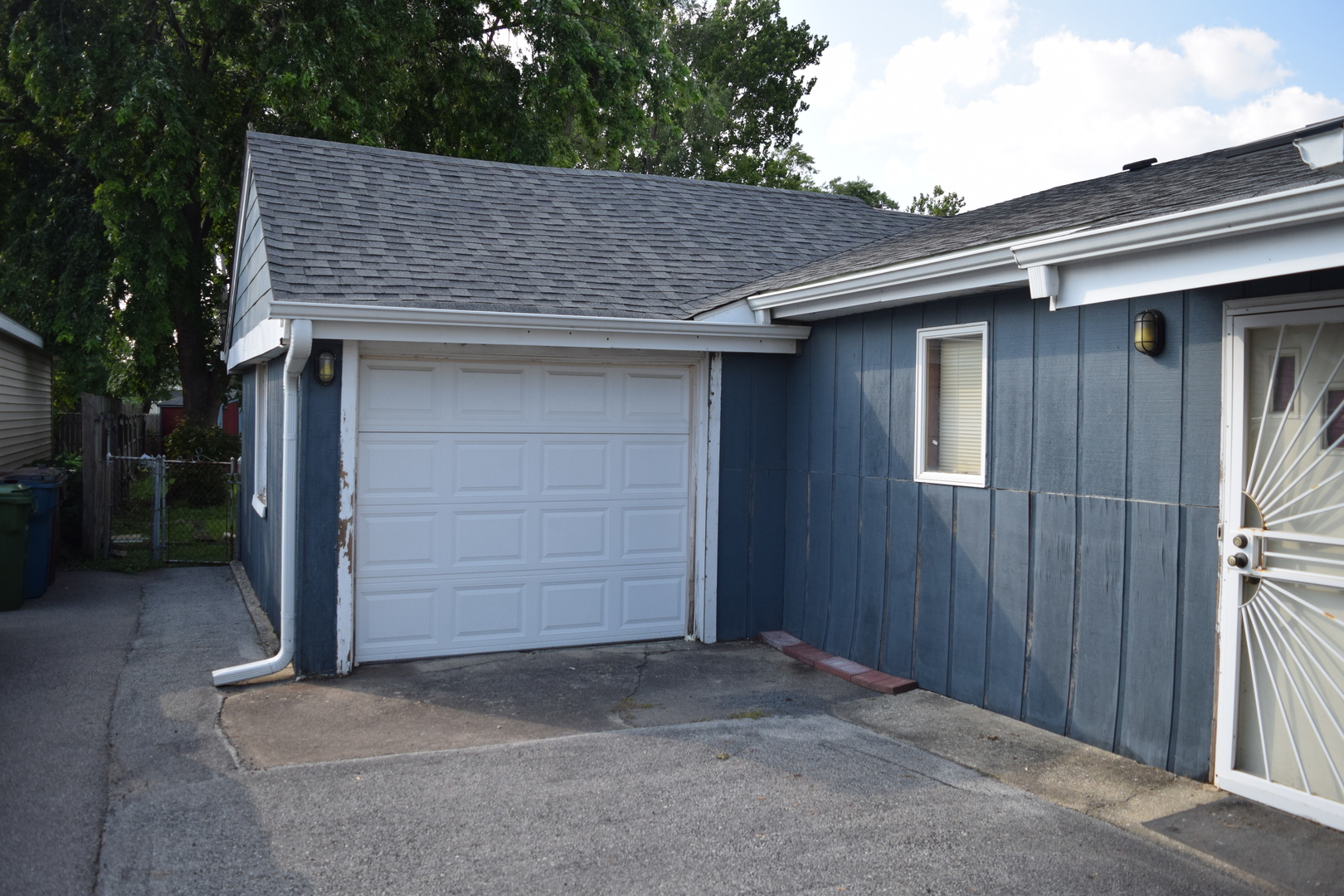 10010 Harnew Road, Oak Lawn, IL 60453