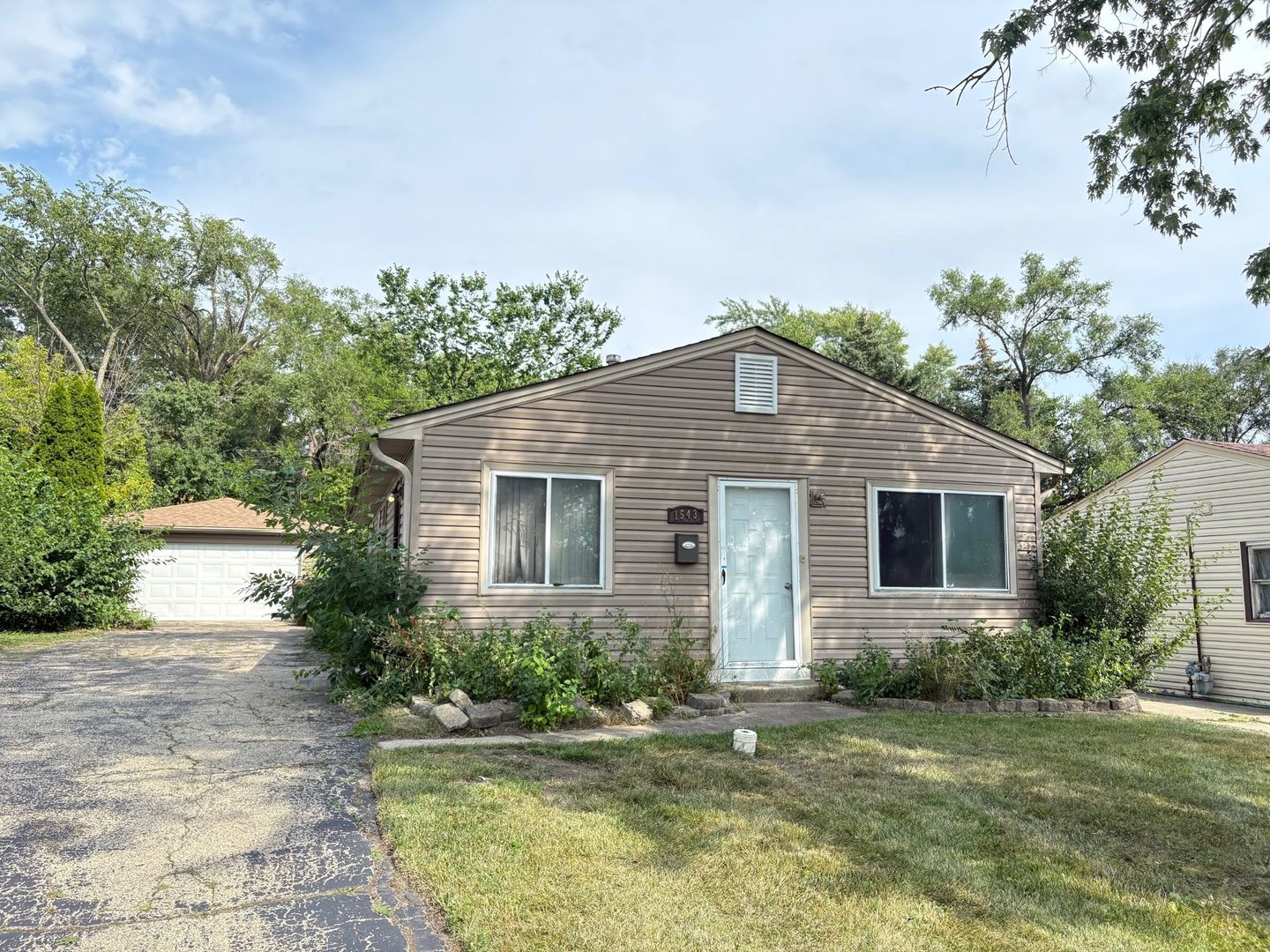1543 Highland Avenue, Glendale Heights, IL 60139