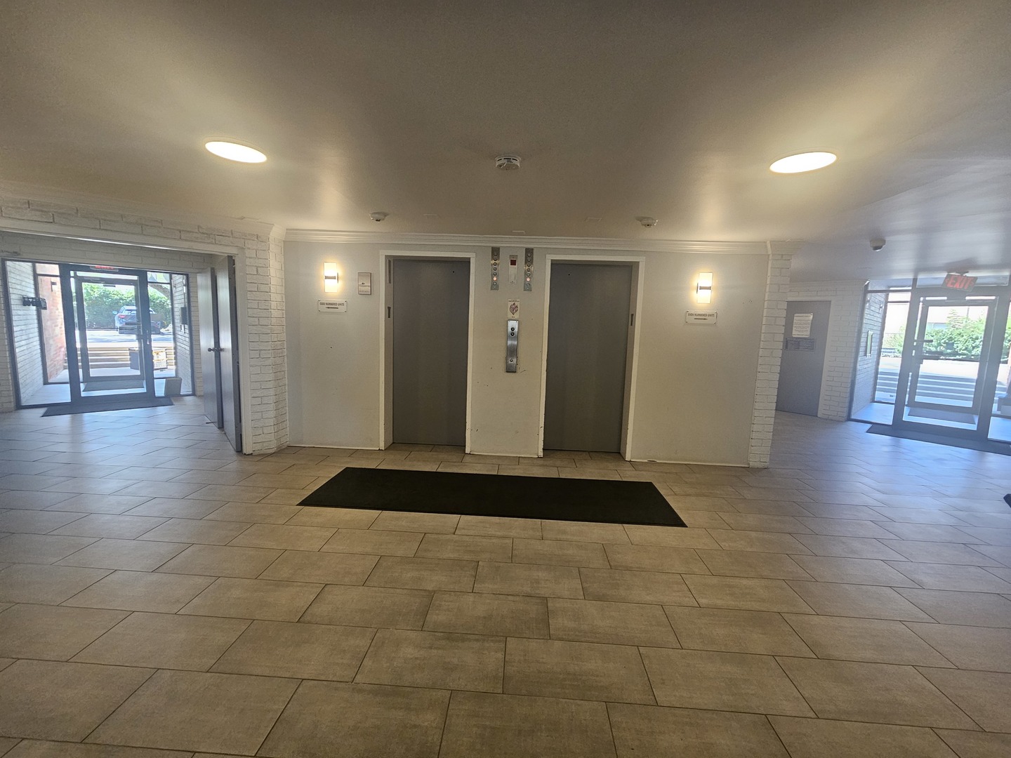 5310 N Chester Avenue #502, Chicago, IL 60656