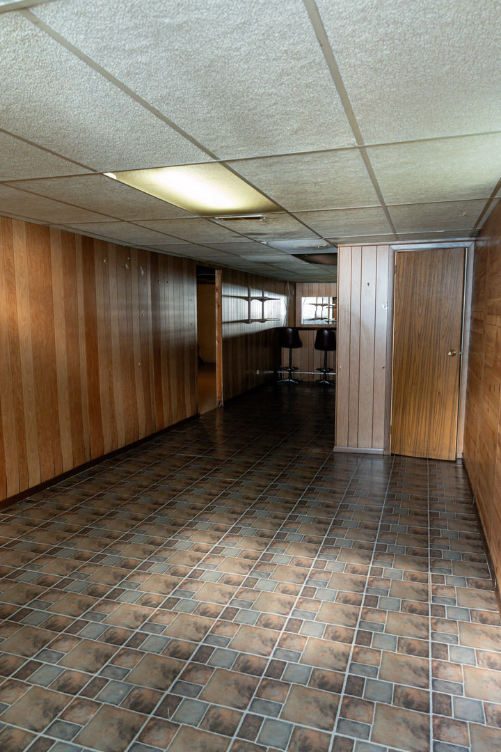 8150 S Marquette Avenue, Chicago, IL 60617