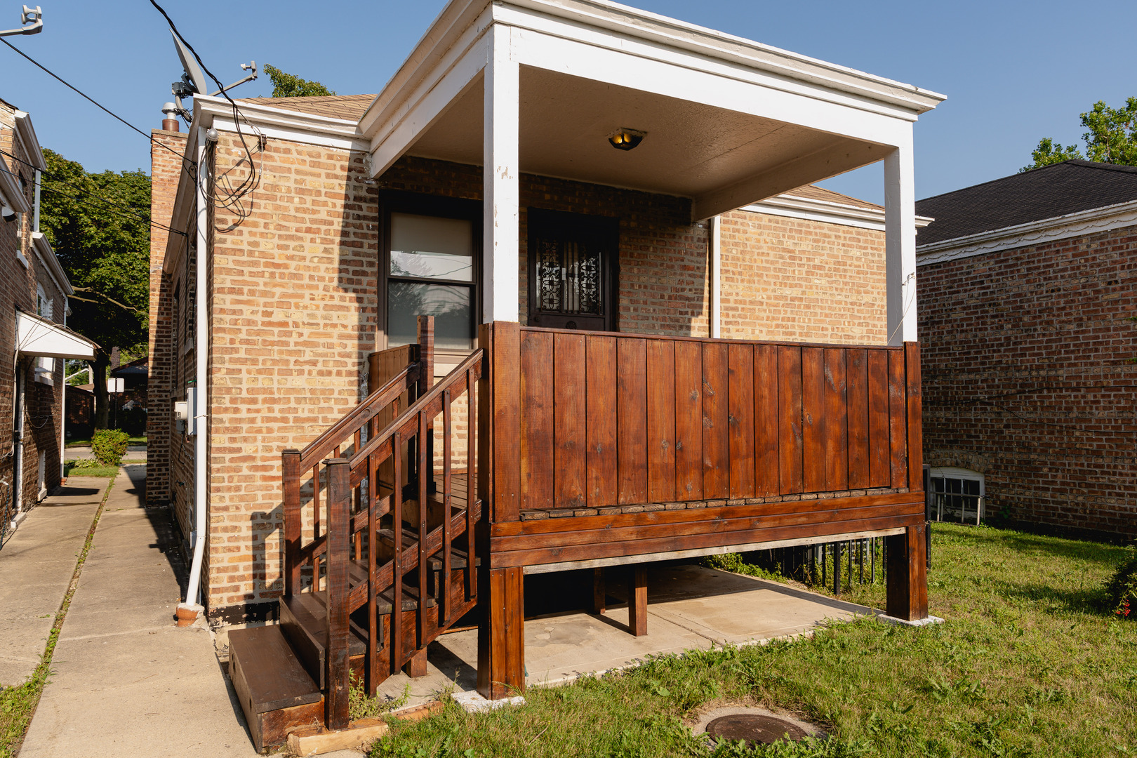 8150 S Marquette Avenue, Chicago, IL 60617