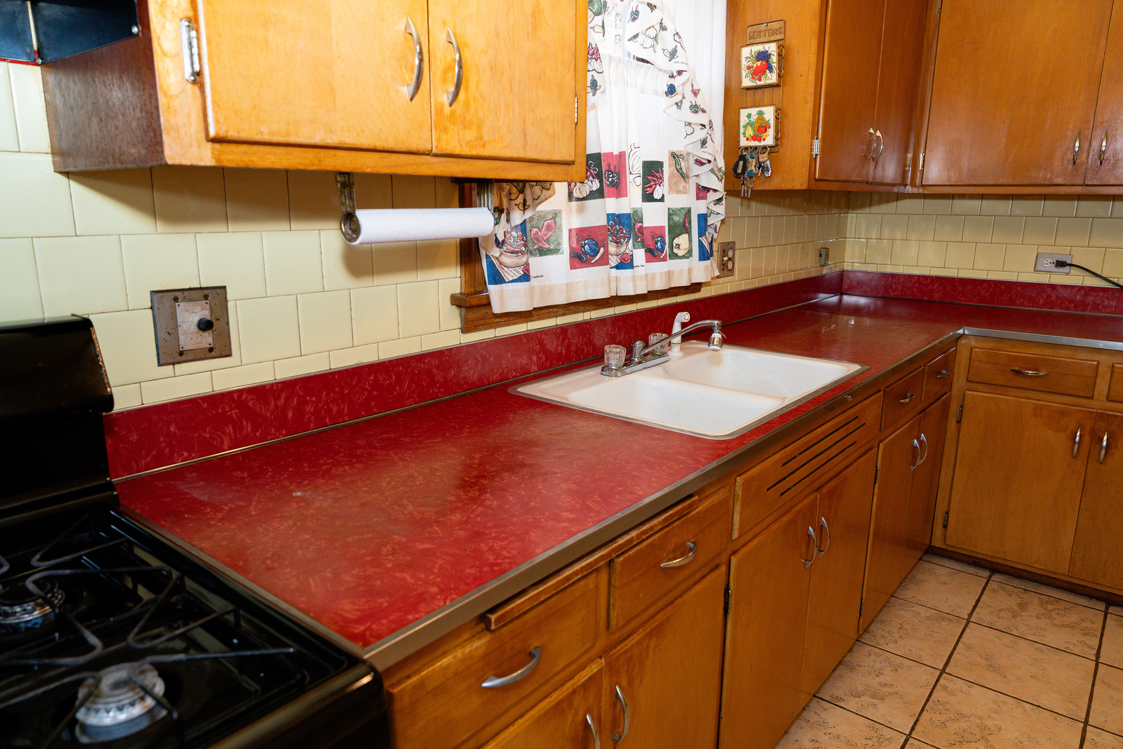 8150 S Marquette Avenue, Chicago, IL 60617