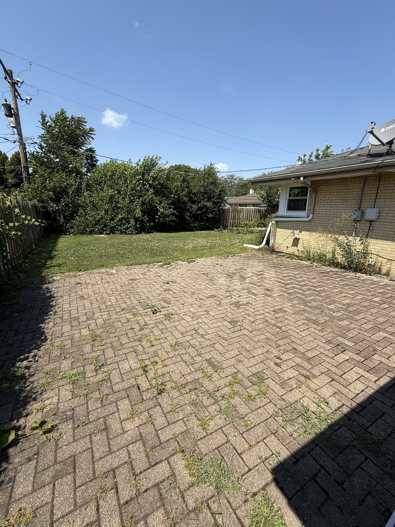 17140 University Avenue, South Holland, IL 60473