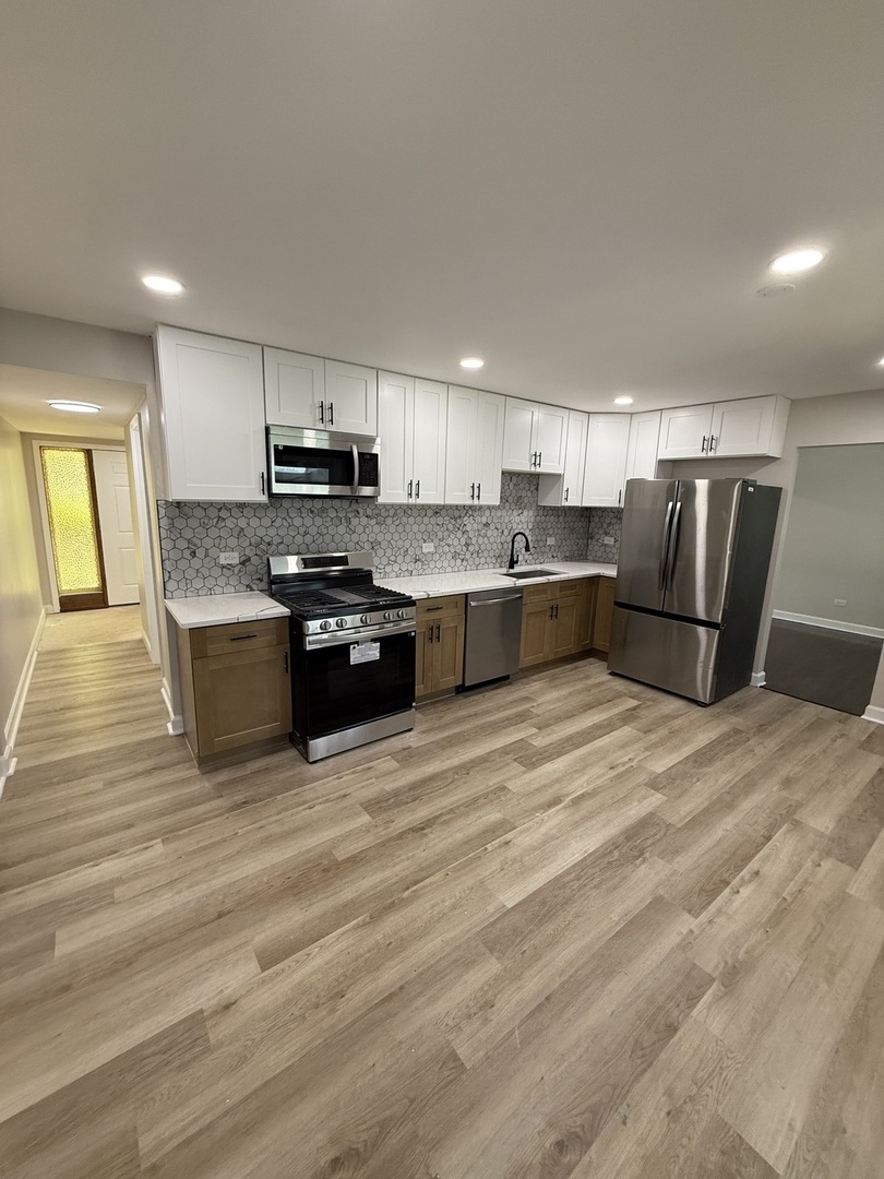 17140 University Avenue, South Holland, IL 60473