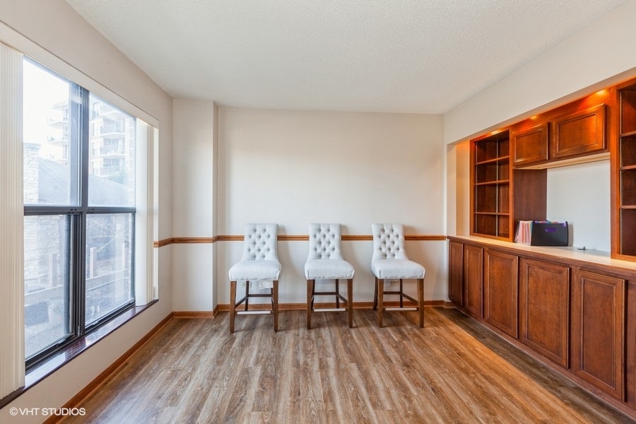 509 AURORA Avenue #117, Naperville, IL 60540
