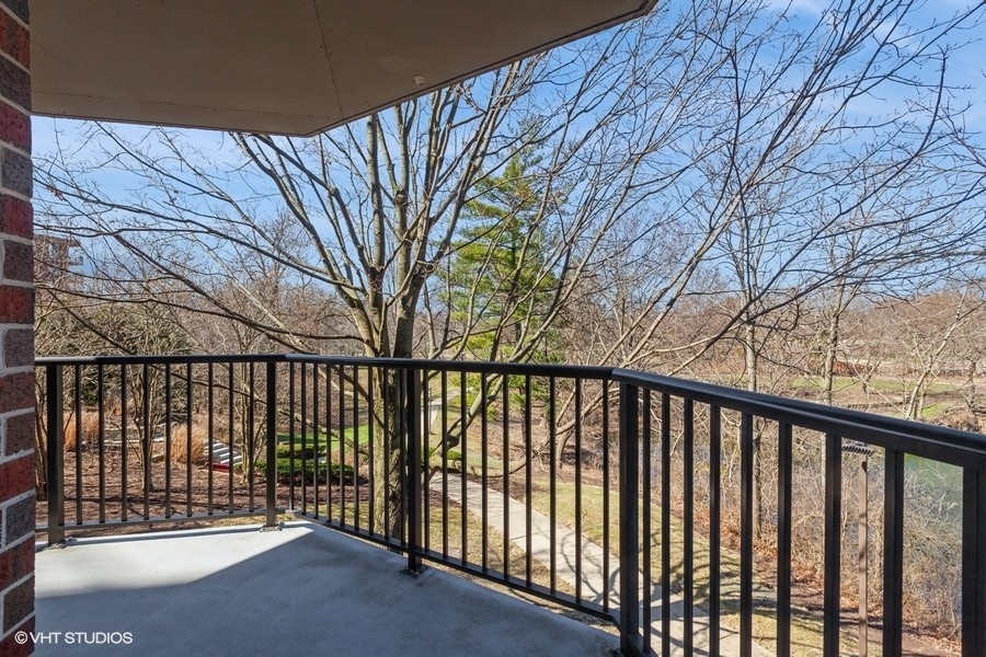 509 AURORA Avenue #117, Naperville, IL 60540