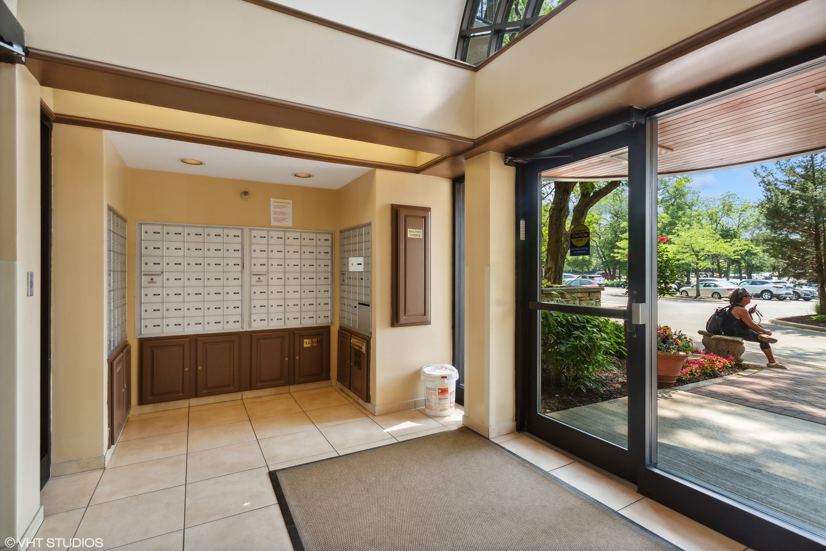509 AURORA Avenue #117, Naperville, IL 60540