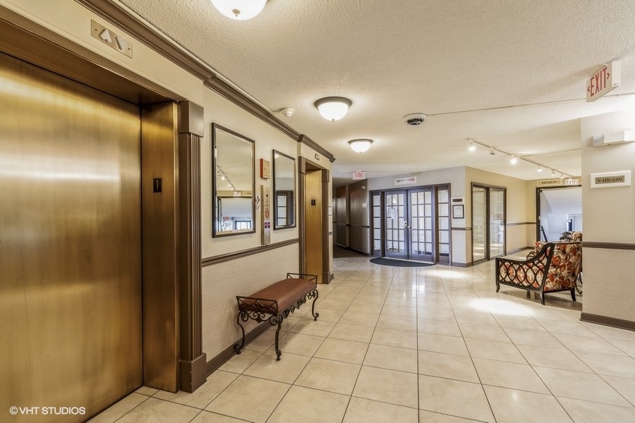 509 AURORA Avenue #117, Naperville, IL 60540
