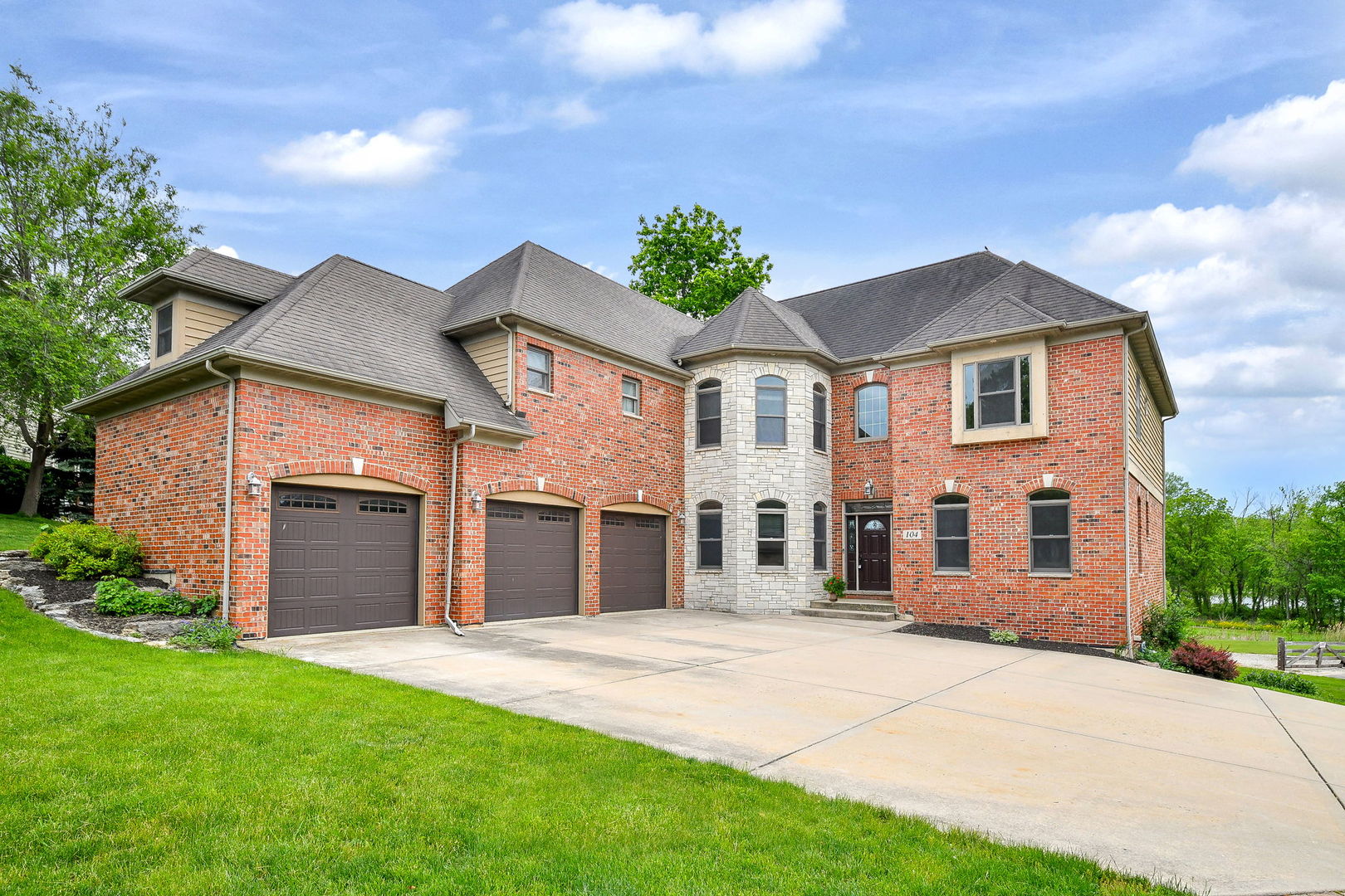 104 Bruell Street, Yorkville, IL 60560