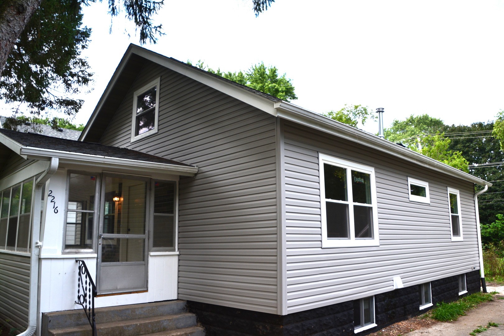 2216 Melrose Street, Rockford, IL 61103