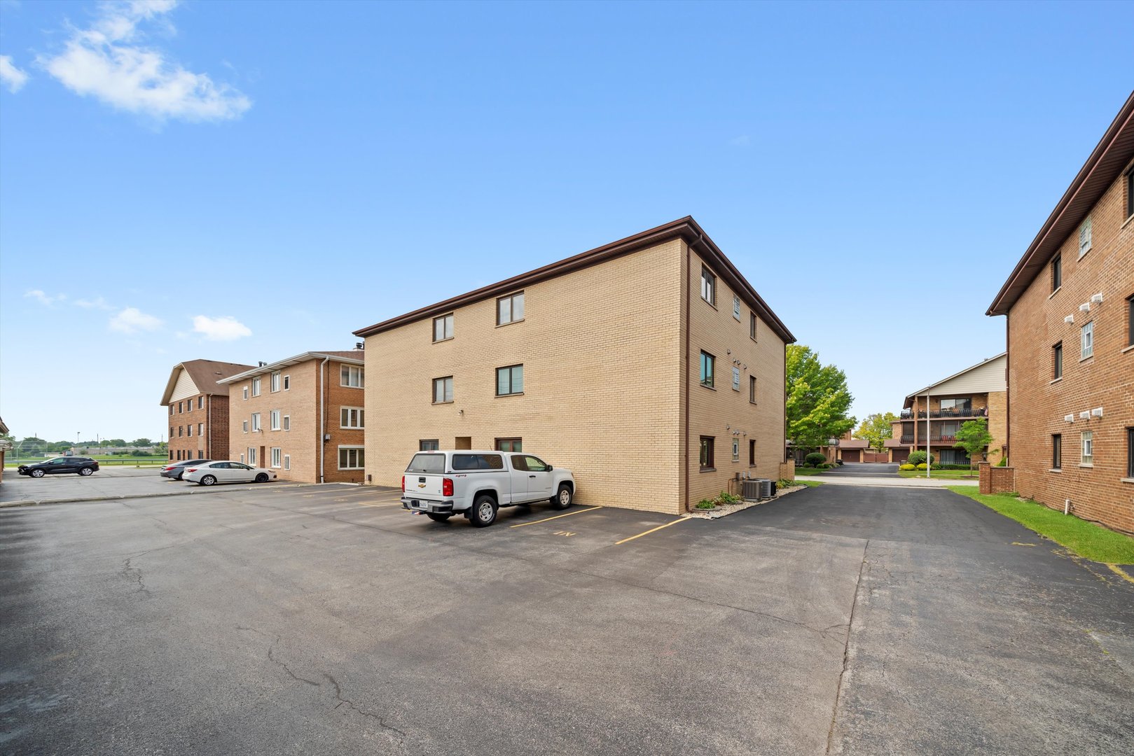 16825 81st Avenue #2S, Tinley Park, IL 60477
