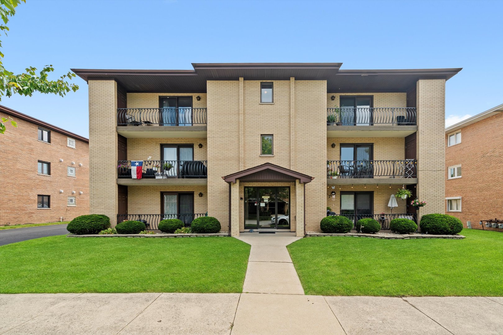 16825 81st Avenue #2S, Tinley Park, IL 60477