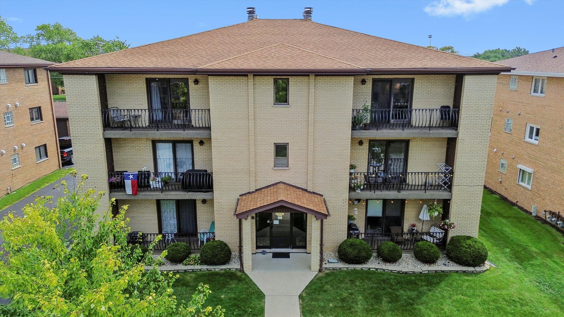 16825 81st Avenue #2S, Tinley Park, IL 60477
