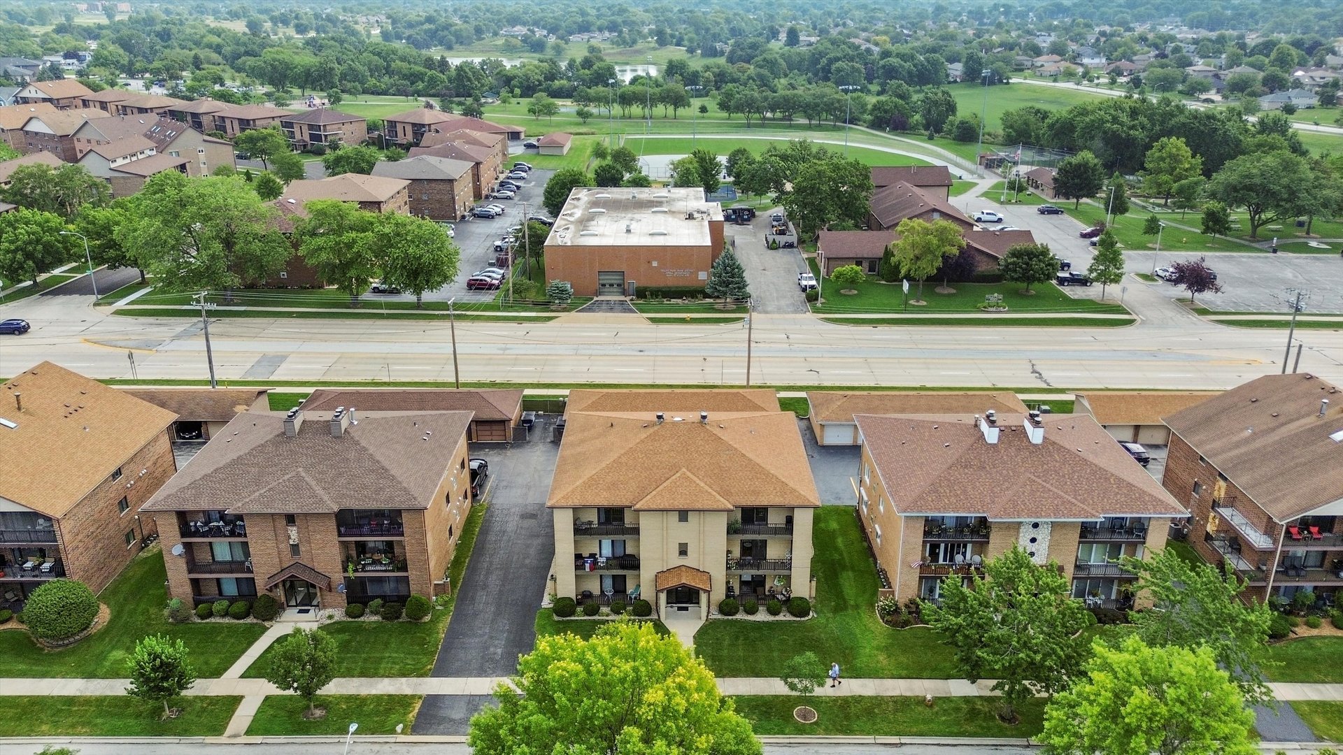 16825 81st Avenue #2S, Tinley Park, IL 60477