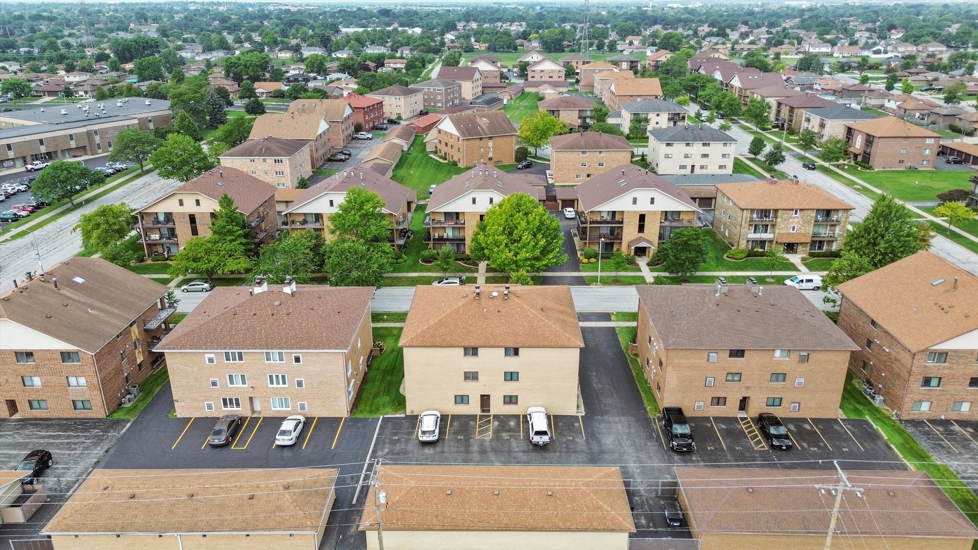 16825 81st Avenue #2S, Tinley Park, IL 60477