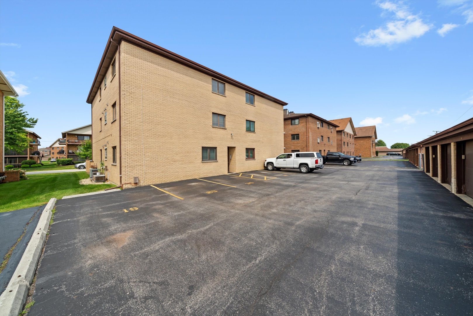 16825 81st Avenue #2S, Tinley Park, IL 60477