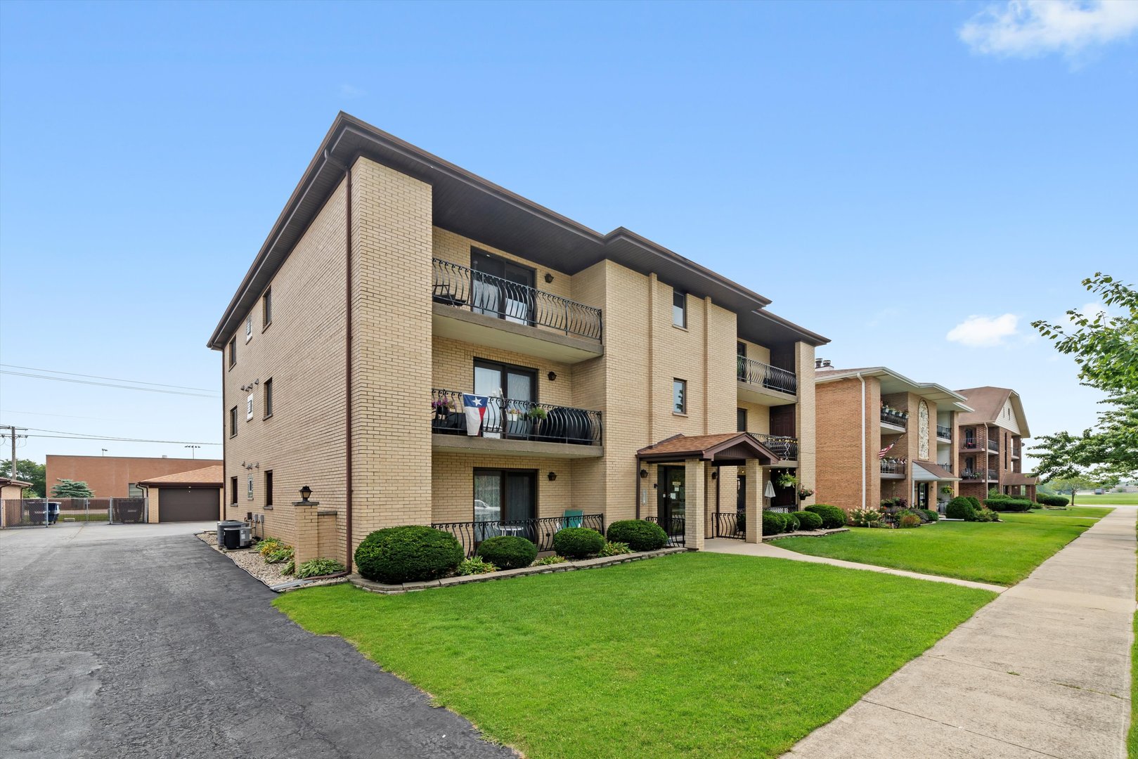 16825 81st Avenue #2S, Tinley Park, IL 60477