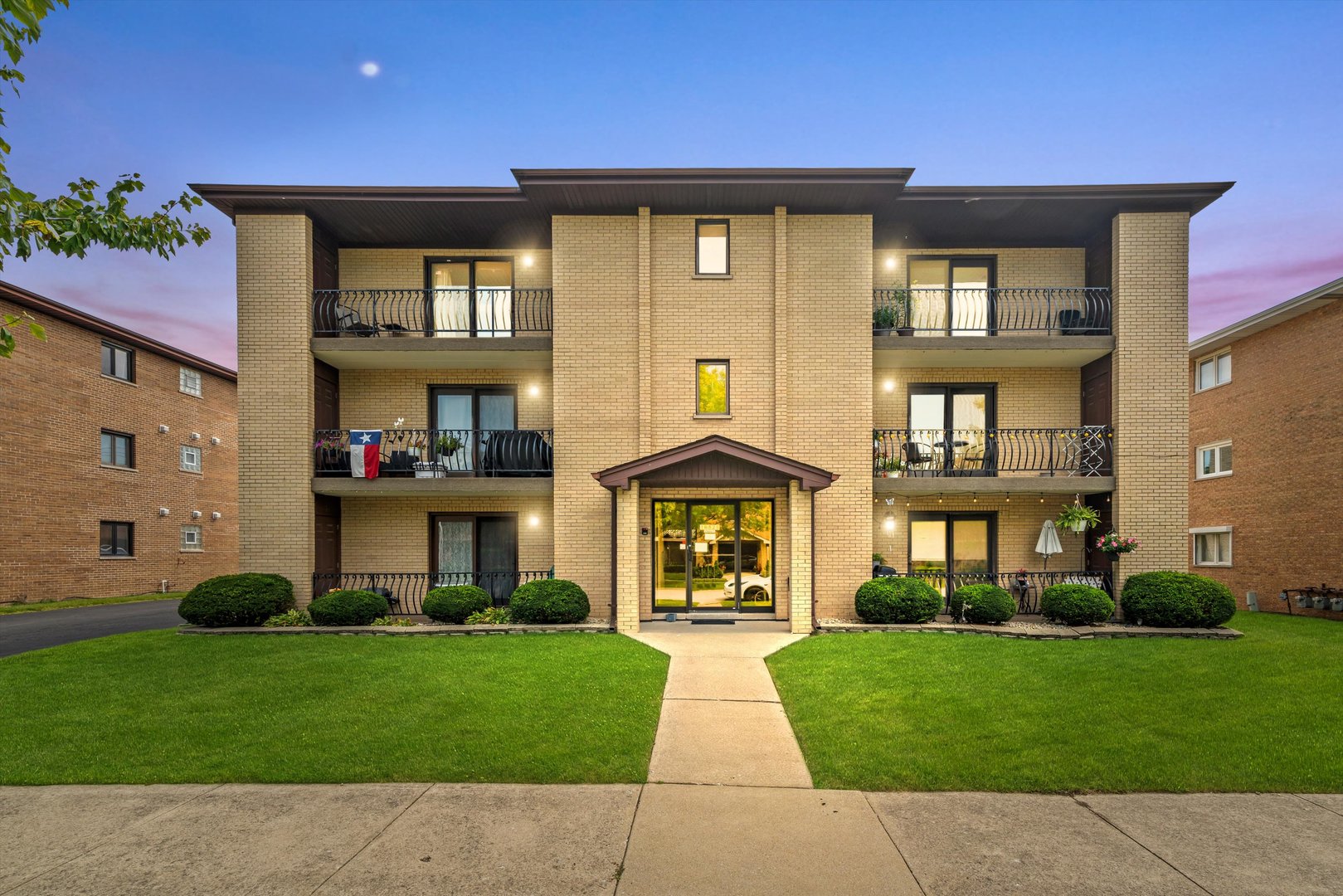 16825 81st Avenue #2S, Tinley Park, IL 60477