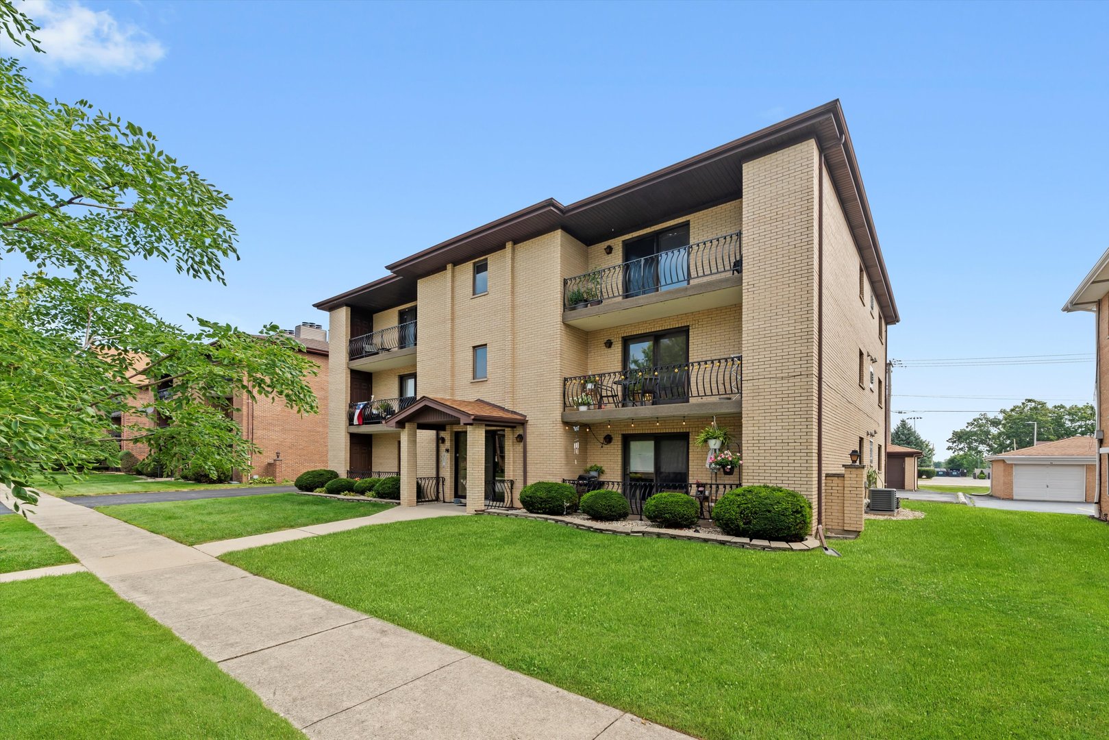 16825 81st Avenue #2S, Tinley Park, IL 60477