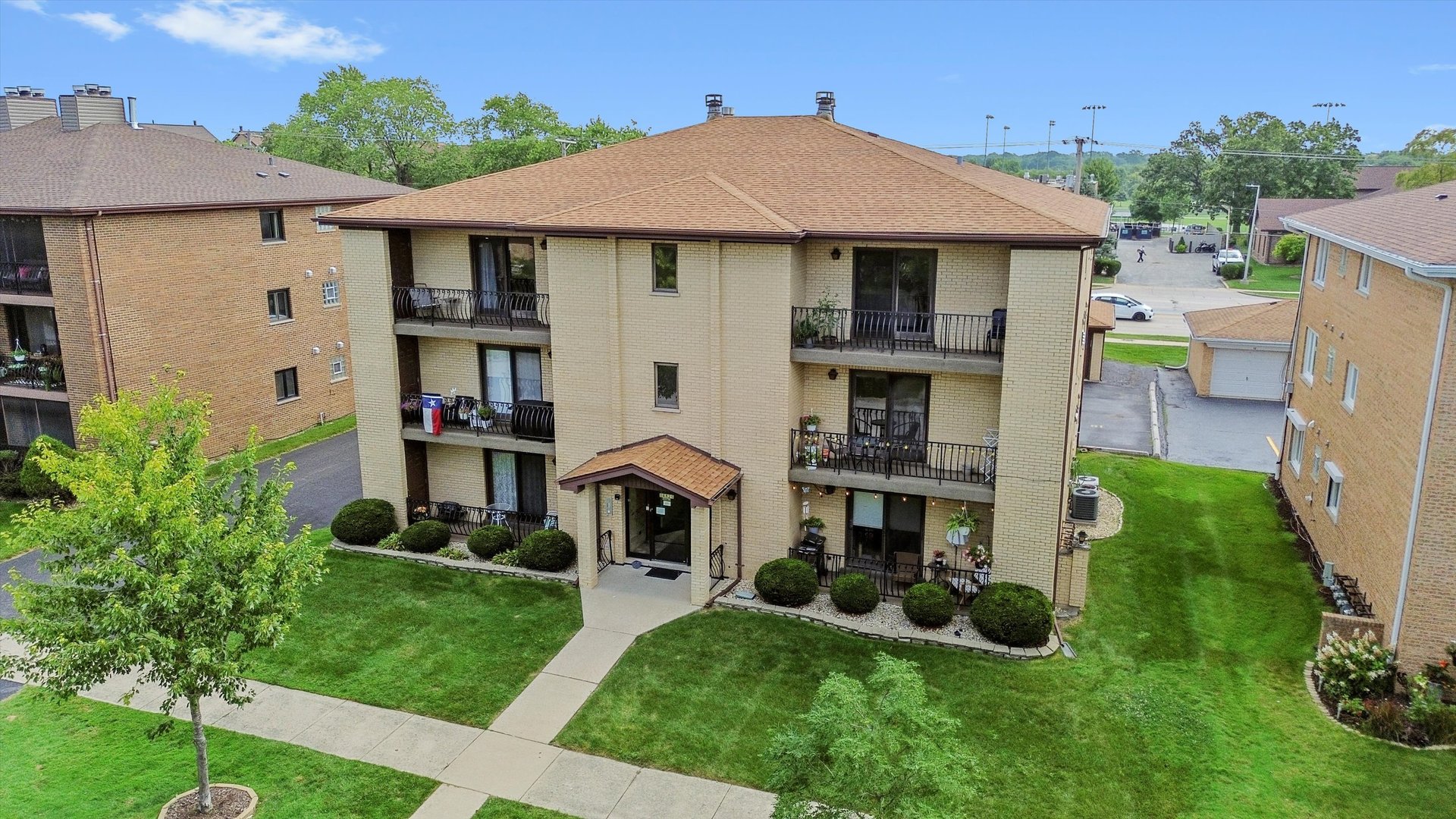 16825 81st Avenue #2S, Tinley Park, IL 60477