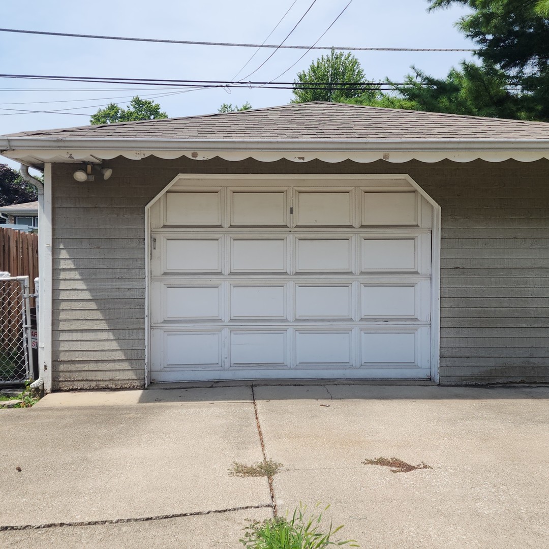 9810 Warren Avenue, Oak Lawn, IL 60453