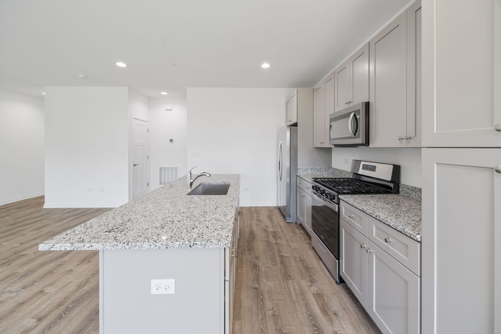 1232 Gillespie Lane, Yorkville, IL 60560