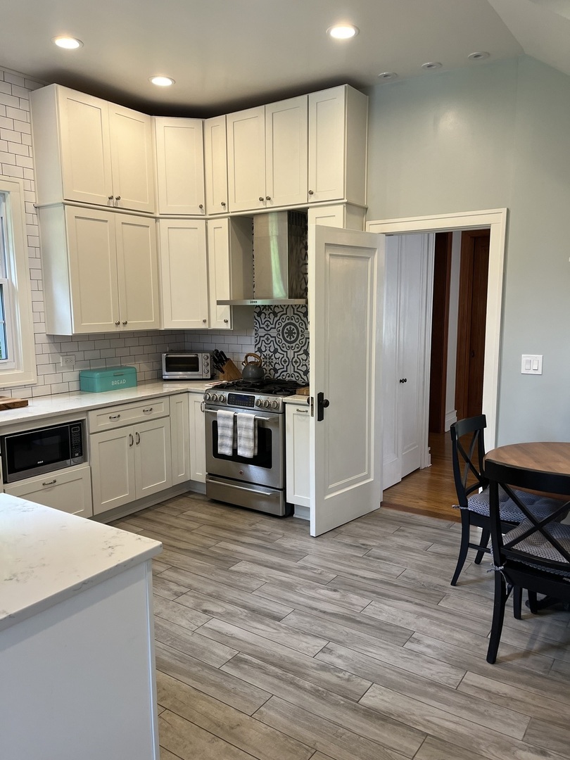 1606 Forest Avenue, Wilmette, IL 60091