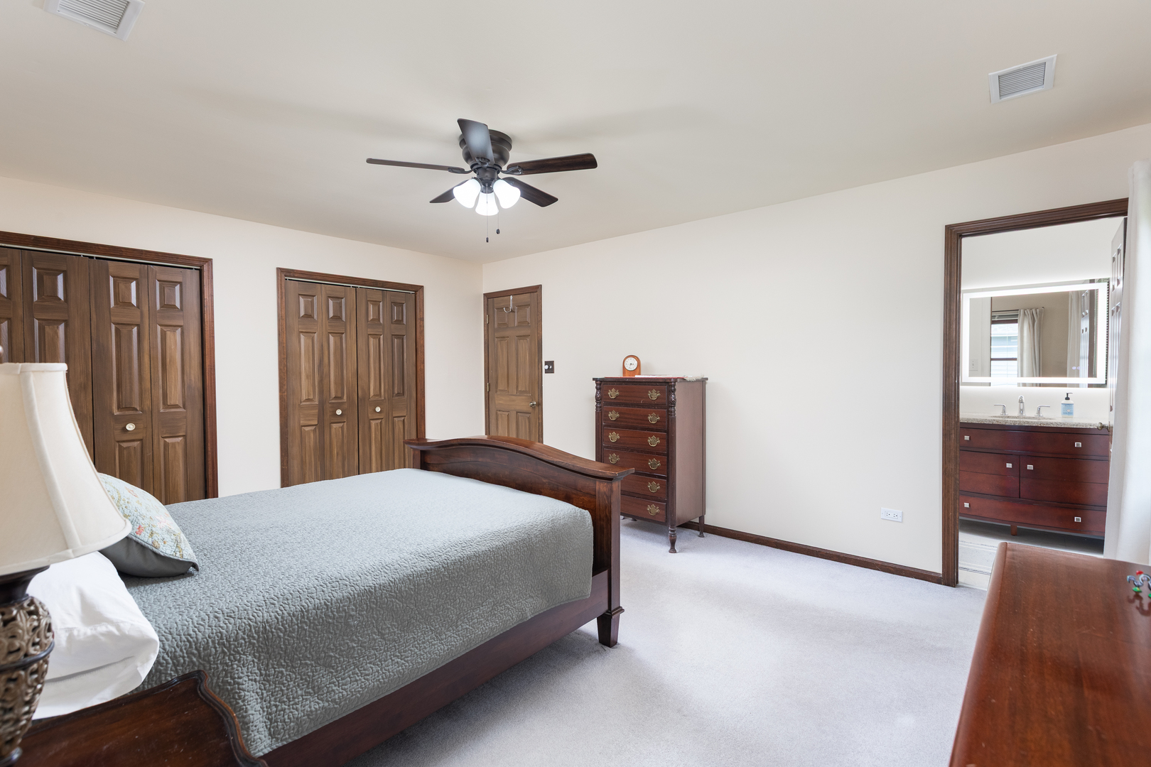 1035 Williamsburg Drive, Naperville, IL 60540