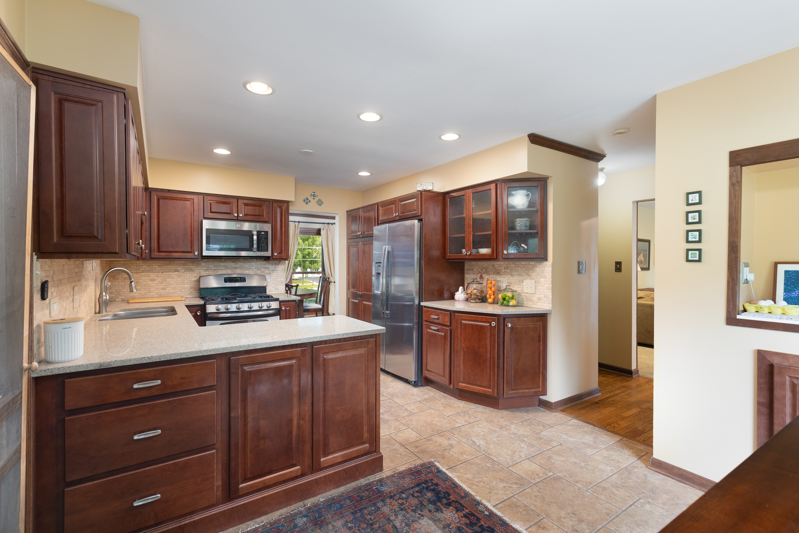 1035 Williamsburg Drive, Naperville, IL 60540