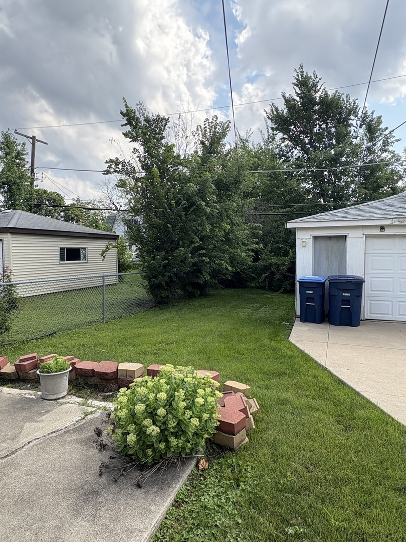 1911 S 22nd Avenue, Maywood, IL 60153