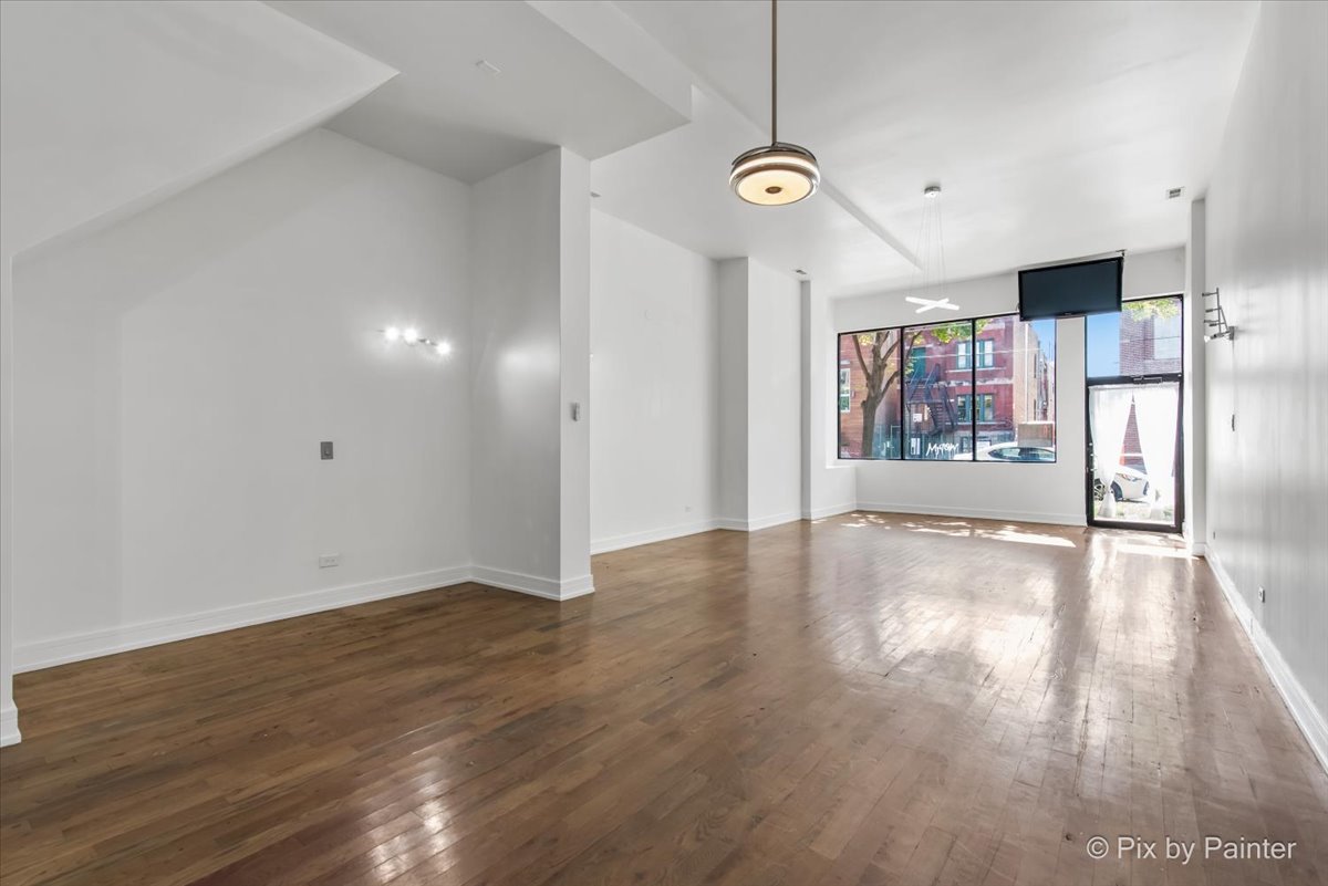 2710 W Chicago Avenue, Chicago, IL 60622