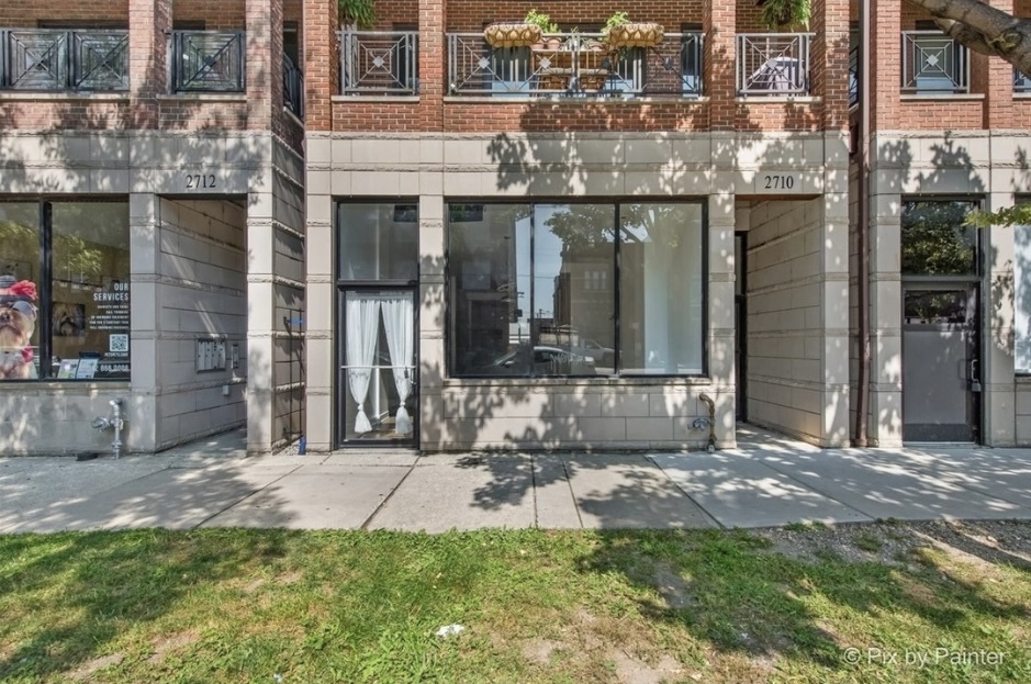 2710 W Chicago Avenue, Chicago, IL 60622