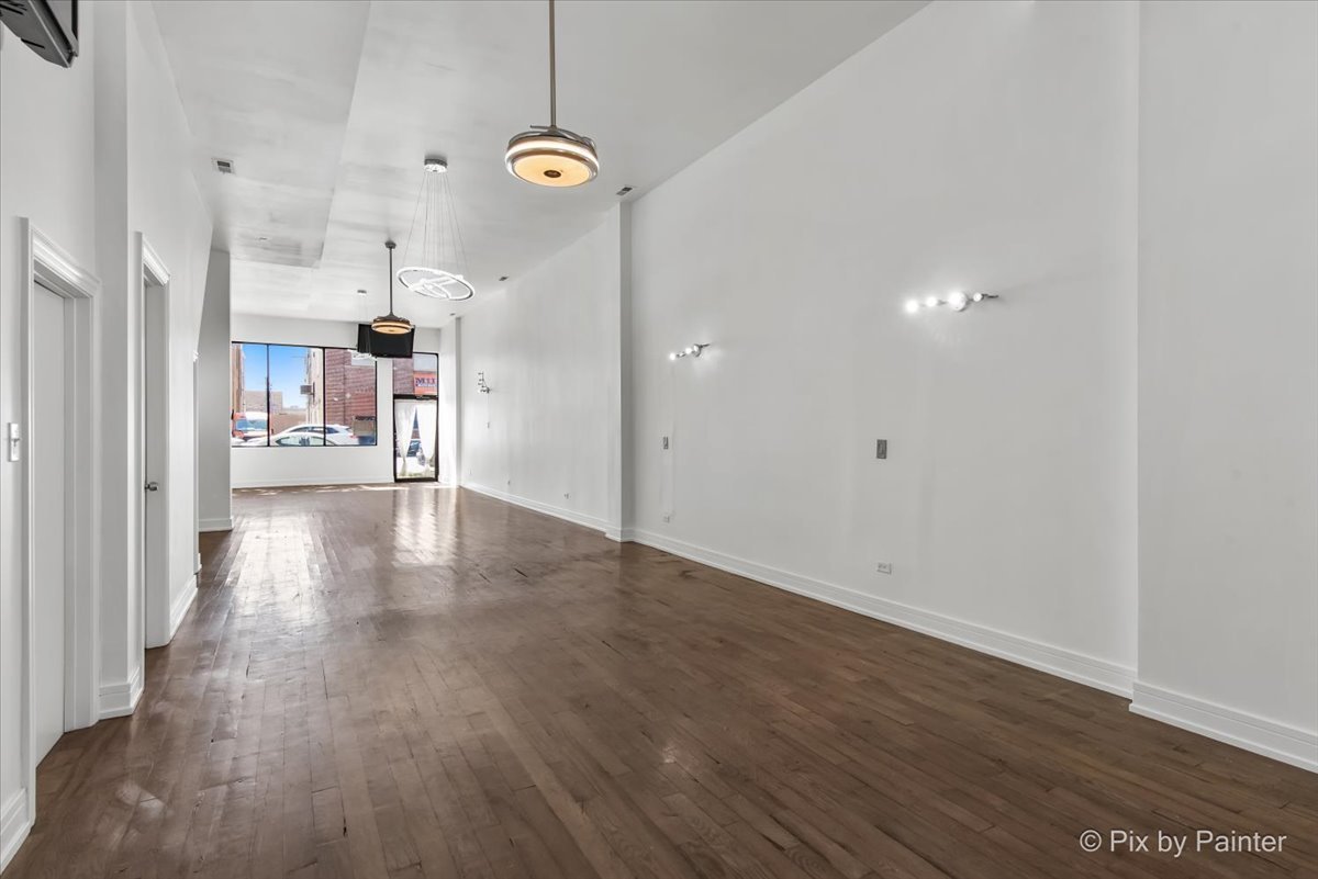 2710 W Chicago Avenue, Chicago, IL 60622