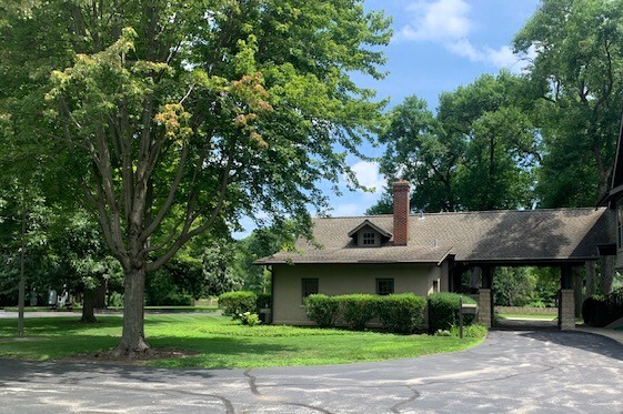 1516 S Batavia Avenue, Geneva, IL 60134
