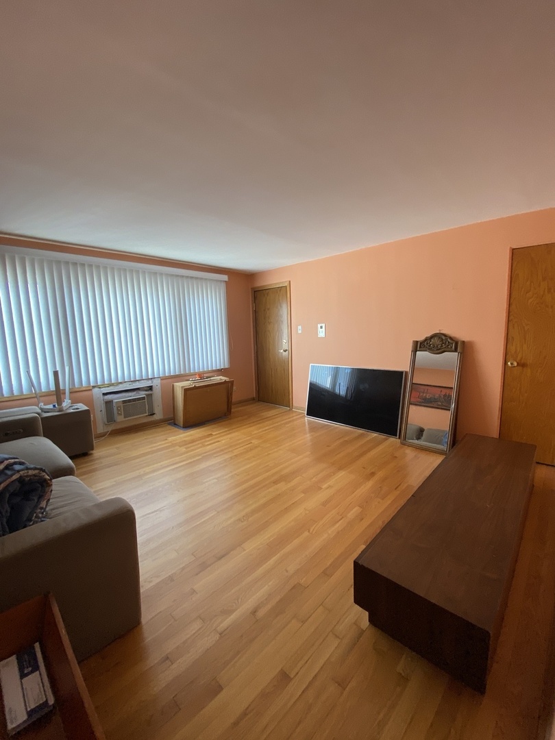 5850 W 55th Street #3D, Chicago, IL 60638