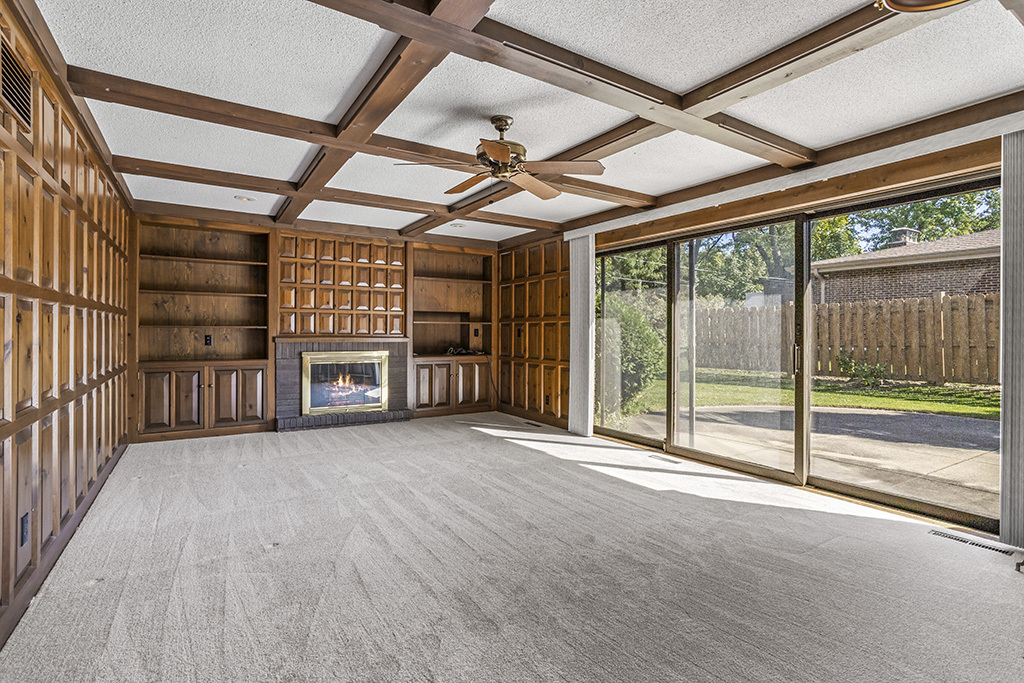 1004 Valley Lane, Lockport, IL 60441