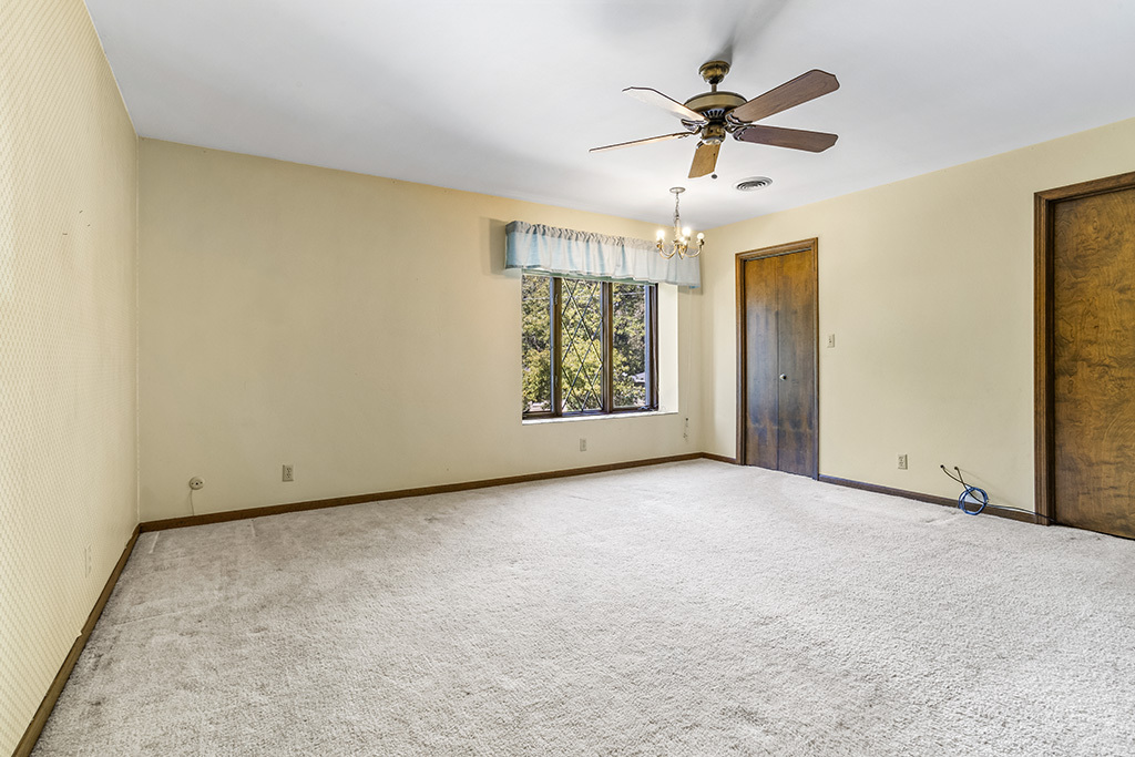 1004 Valley Lane, Lockport, IL 60441