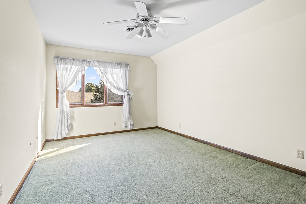 1004 Valley Lane, Lockport, IL 60441