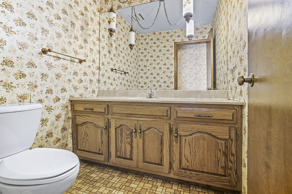 1004 Valley Lane, Lockport, IL 60441