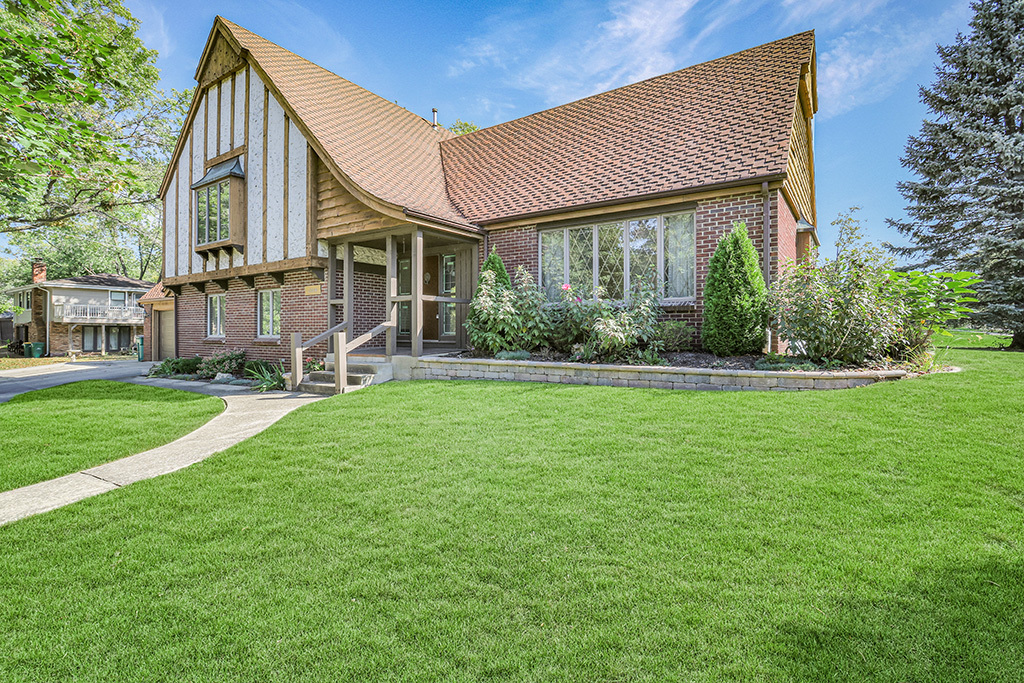 1004 Valley Lane, Lockport, IL 60441