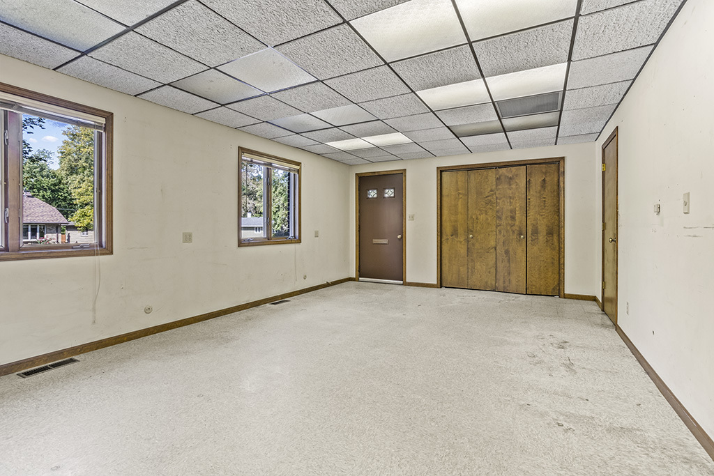 1004 Valley Lane, Lockport, IL 60441