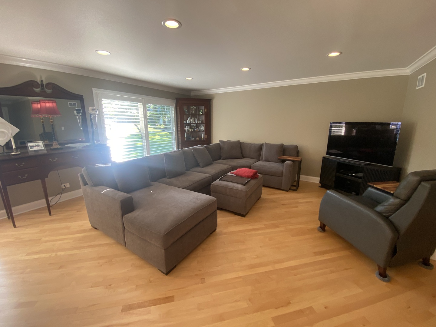 345 Cottonwood Lane, Naperville, IL 60540